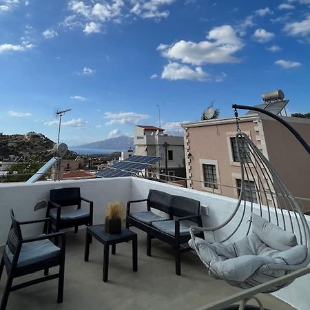 Sonia'S Luxury Apartment With Jacuzzi カミラリ エクステリア 写真