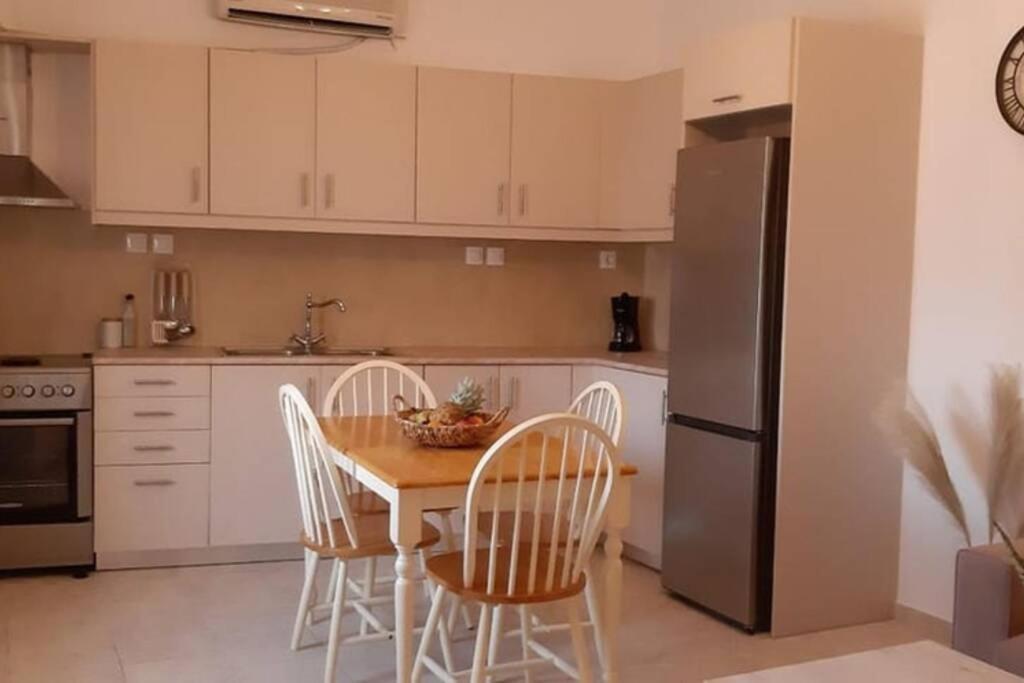 Sonia'S Luxury Apartment With Jacuzzi カミラリ エクステリア 写真