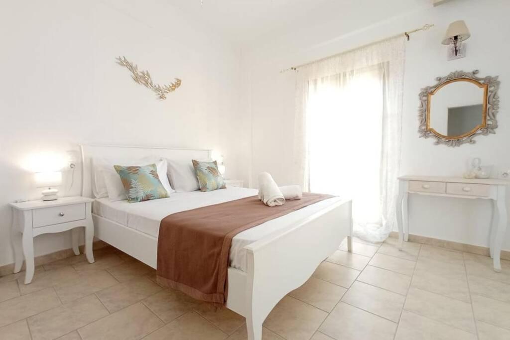 Sonia'S Luxury Apartment With Jacuzzi カミラリ エクステリア 写真